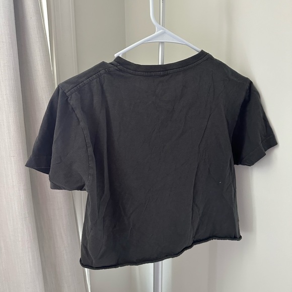 Bundle Of Two Cropped Gym Shirts - Picture 7 of 7